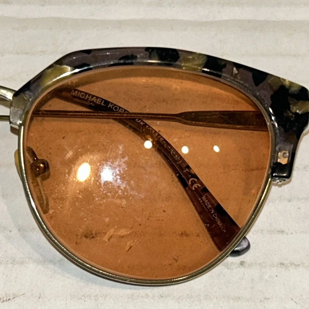 Michael Kors Womens Savannah Tortiose Shell‎ Magnified Sunglasses